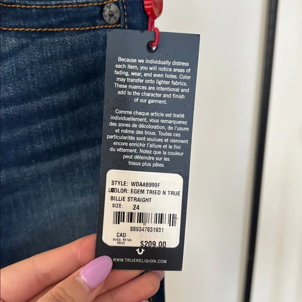 NWT True Religion - Mid Rise Straight - Picture 3 of 8